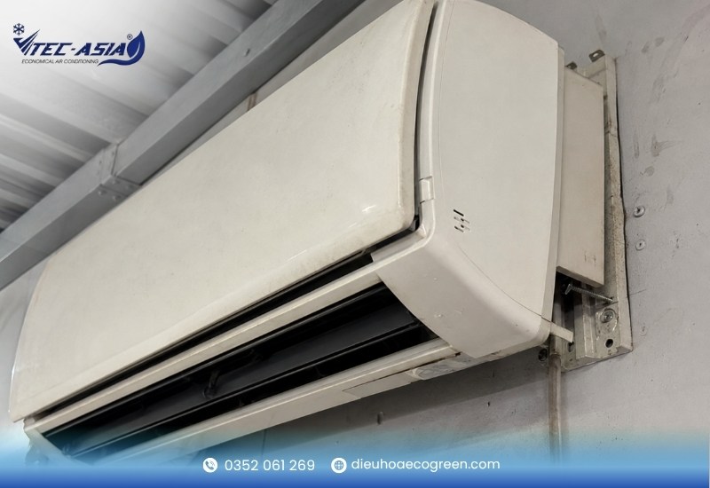 Lắp đặt dàn lạnh sai quy cách hoặc lỏng ốc vít liên kết