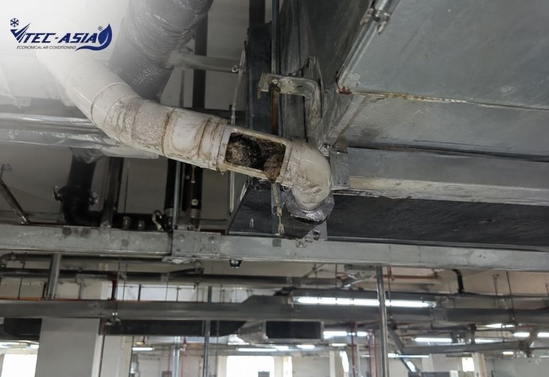 điều hòa âm trần nối ống gió bị chảy nước