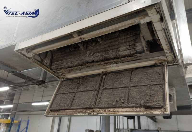 điều hòa âm trần nối ống gió bị chảy nước