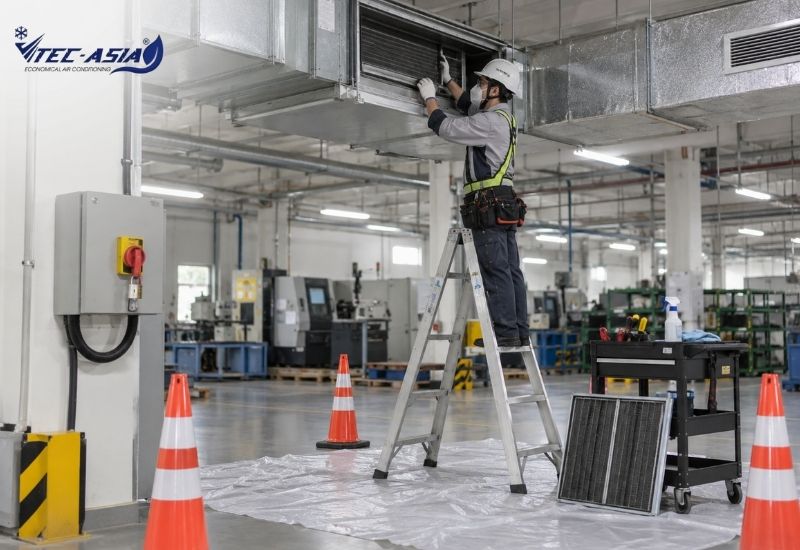 vệ sinh điều hòa âm trần nối ống gió